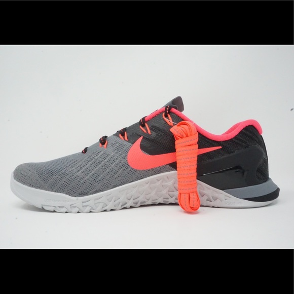 Women’s Nike Metcon 3 Training Shoes Grey Pink - Picture 5 of 8